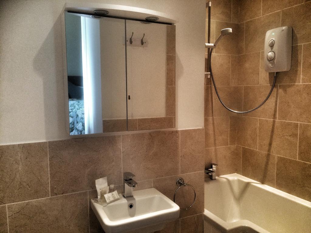 Mary'S Court Guest House - Mairlys Betws-y-Coed Room photo